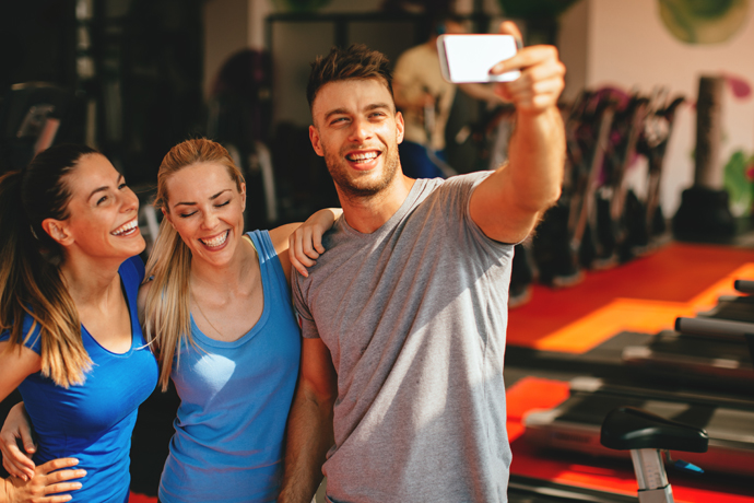 Amigos en el gimnasio