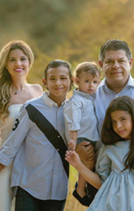 Eduardo Olivo y su familia.