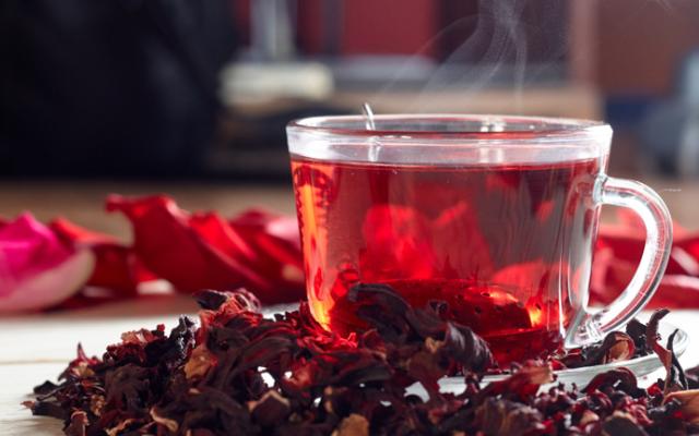 Propiedades del té de hibisco frío.
