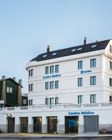 Facade of Centro Médico la Coruña